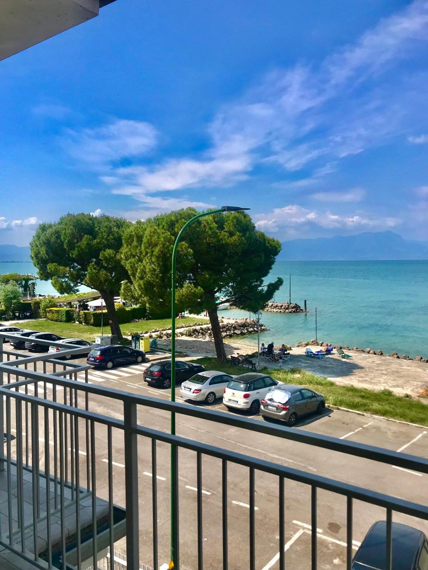 Casa Caterina Lake View Holidays Apartments Peschiera del Garda Exterior foto
