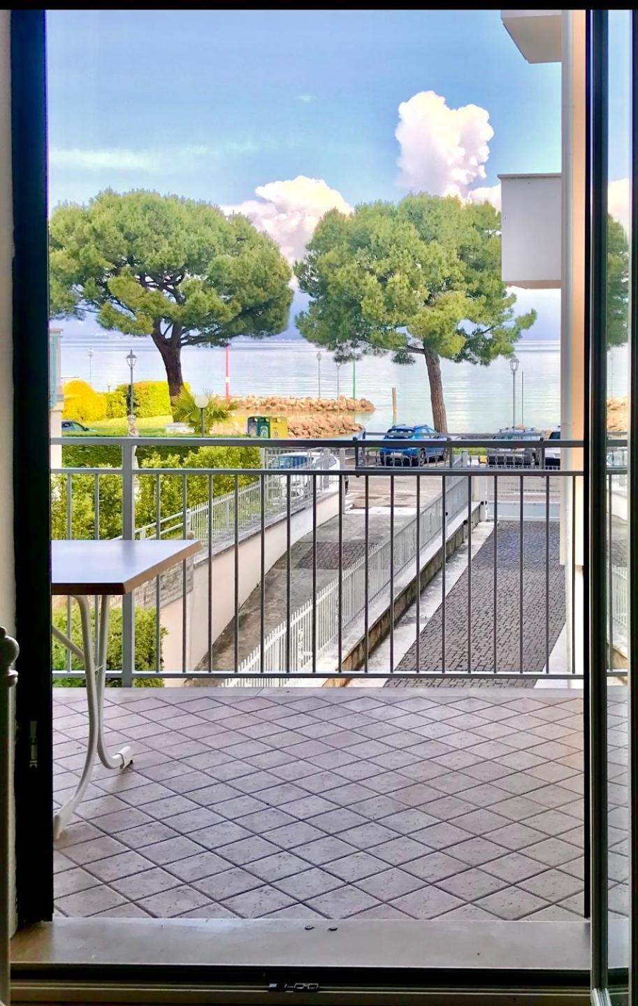 Casa Caterina Lake View Holidays Apartments Peschiera del Garda Exterior foto